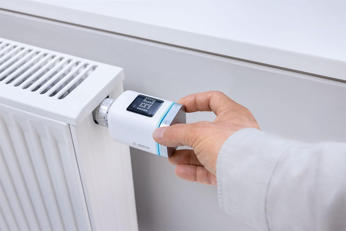 Termostat inteligent pentru radiator Bosch Smart Home Radiator Thermostat II cu functie in aplicatie, compatibil Alexa, Apple HomeKit si Google Home