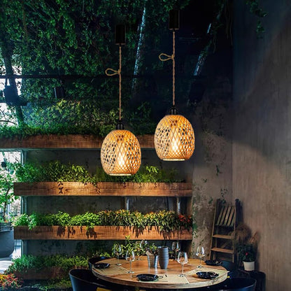 Lampa suspendata E27 pe baterie, cu abajur ratan boho