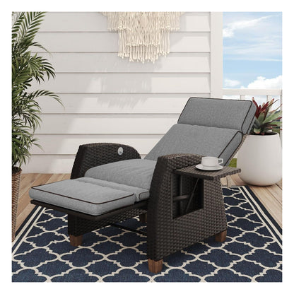 Sezlong reclinabil Grand patio din ratan pentru interior si exterior, cu spatar reglabil, perna gri si ratan maro