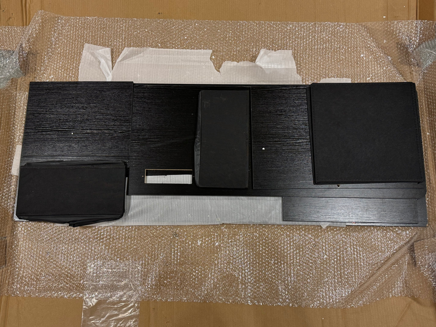 Birou in forma de L 174x100 cm, cu sertare si raft, reversibil, suport monitor, LED, porturi USB si priza, negru, ideal gaming si birou