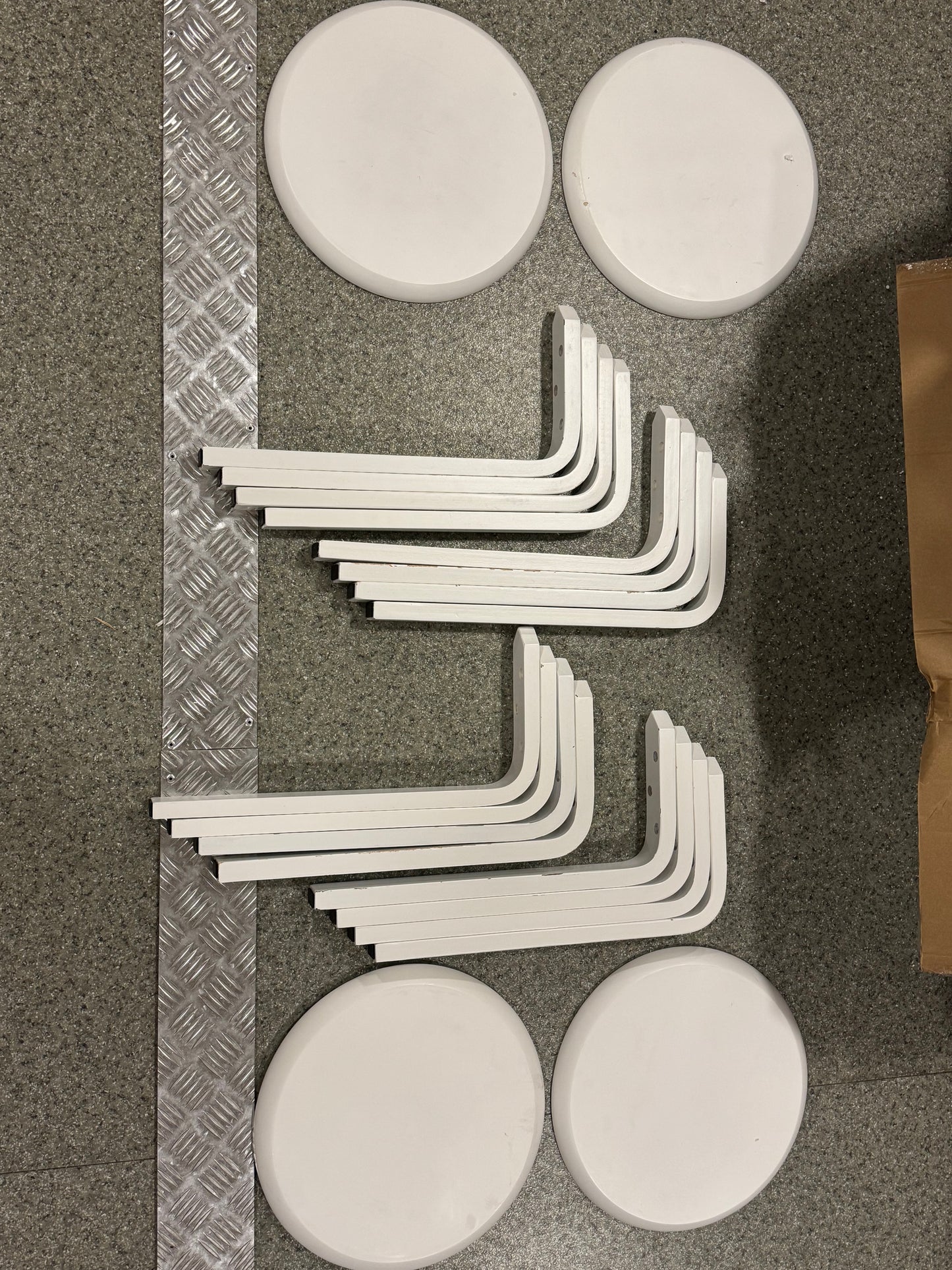 Set 4 scaune dining IBUYKE, din lemn, suprapozabile, cu talpa antiderapanta, ideale pentru bucatarie, sala mese sau pub, alb, model RF-717-4
